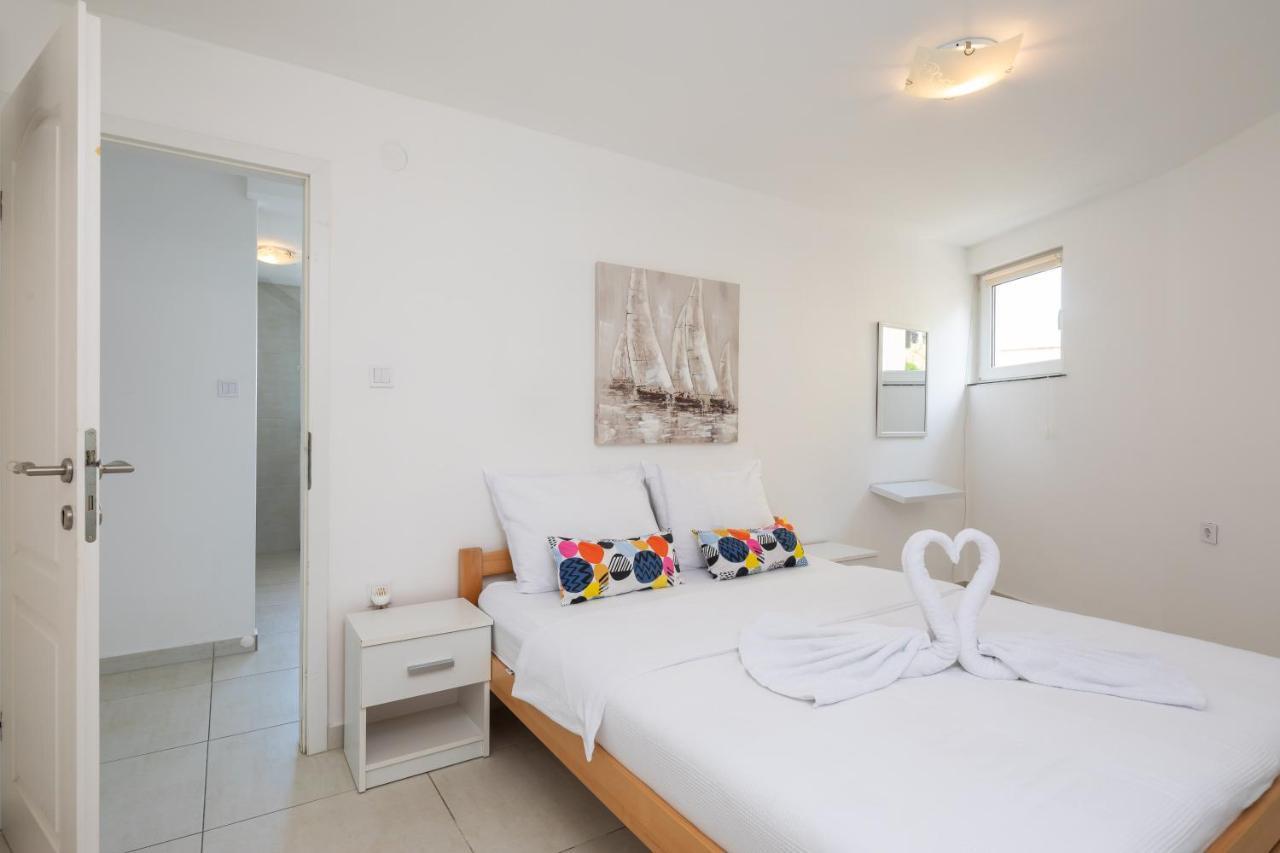 Estella Villa Apartments Rogoznica  Buitenkant foto